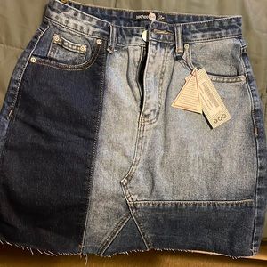 Block raw hem denim skirt